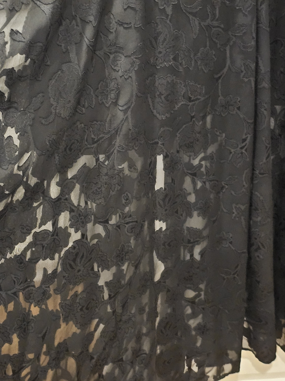 torrid Runway Collection Black Lace Maxi Dress with Red Rose Embroidery Size 14 - Picture 16 of 16